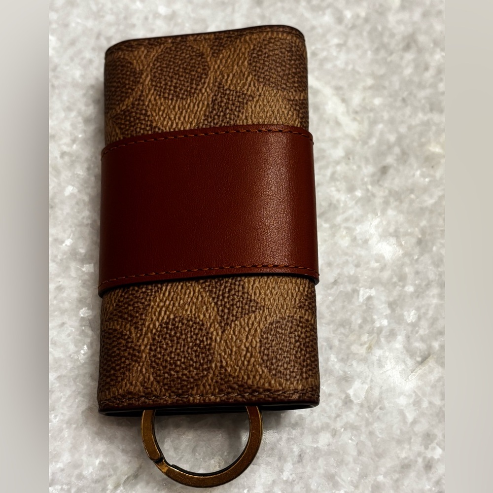 Coach Signature Key Case - Picture 2 of 6